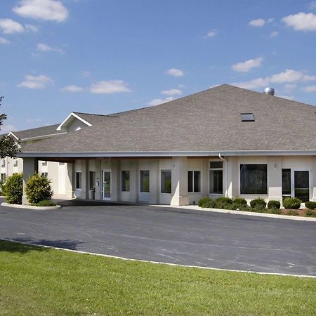 เบย์มอนต์ บาย วินด์แฮม โดวาแจ็ก Hotel Dowagiac ภายนอก รูปภาพ