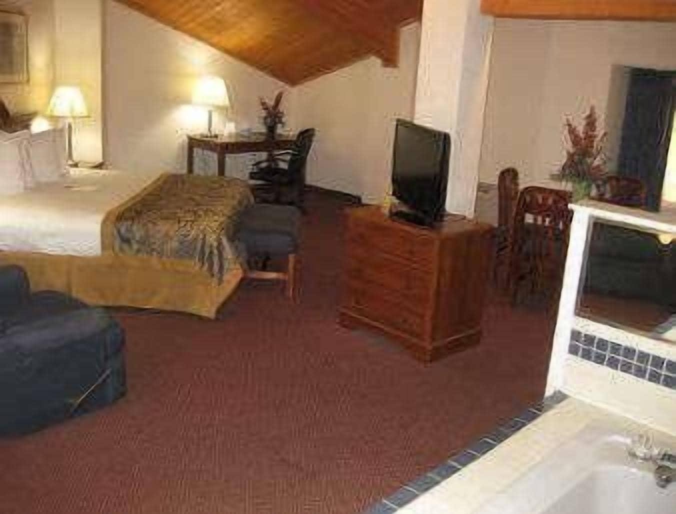 เบย์มอนต์ บาย วินด์แฮม โดวาแจ็ก Hotel Dowagiac ภายนอก รูปภาพ