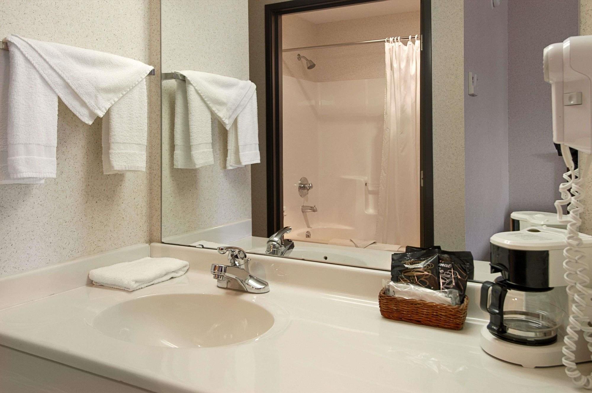 เบย์มอนต์ บาย วินด์แฮม โดวาแจ็ก Hotel Dowagiac ห้อง รูปภาพ