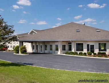 เบย์มอนต์ บาย วินด์แฮม โดวาแจ็ก Hotel Dowagiac ภายนอก รูปภาพ