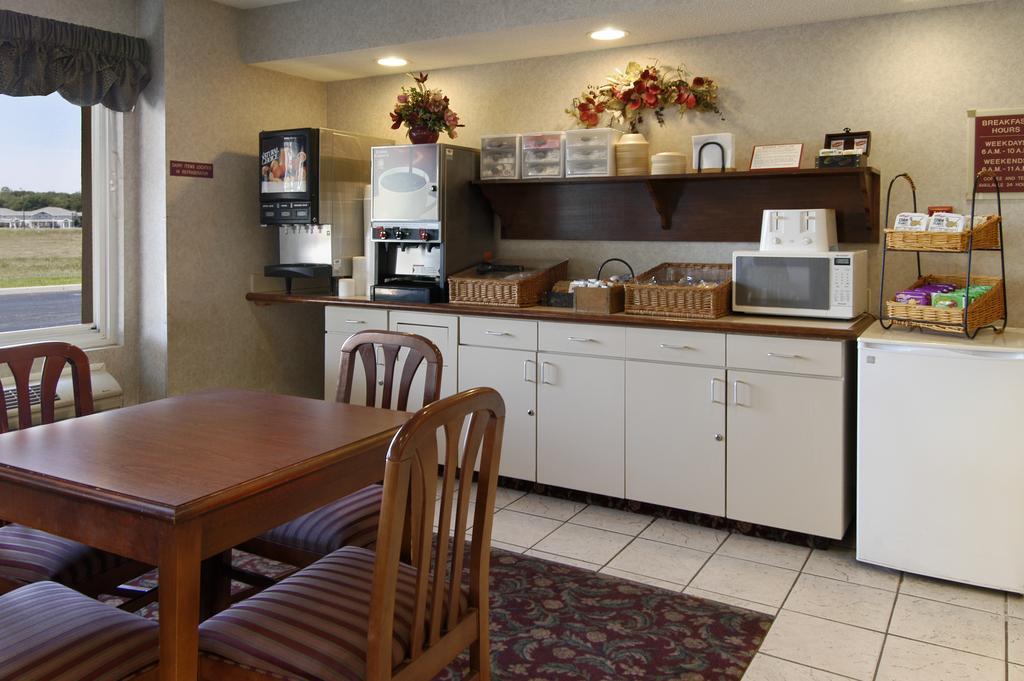 เบย์มอนต์ บาย วินด์แฮม โดวาแจ็ก Hotel Dowagiac ร้านอาหาร รูปภาพ